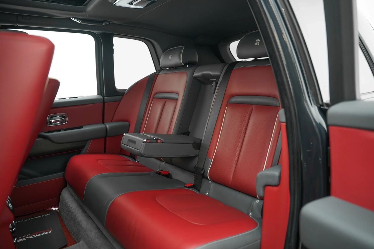 Rolls Royce Cullinan BLACK BADGE