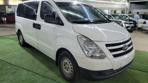 Hyundai H-1 very clean gcc