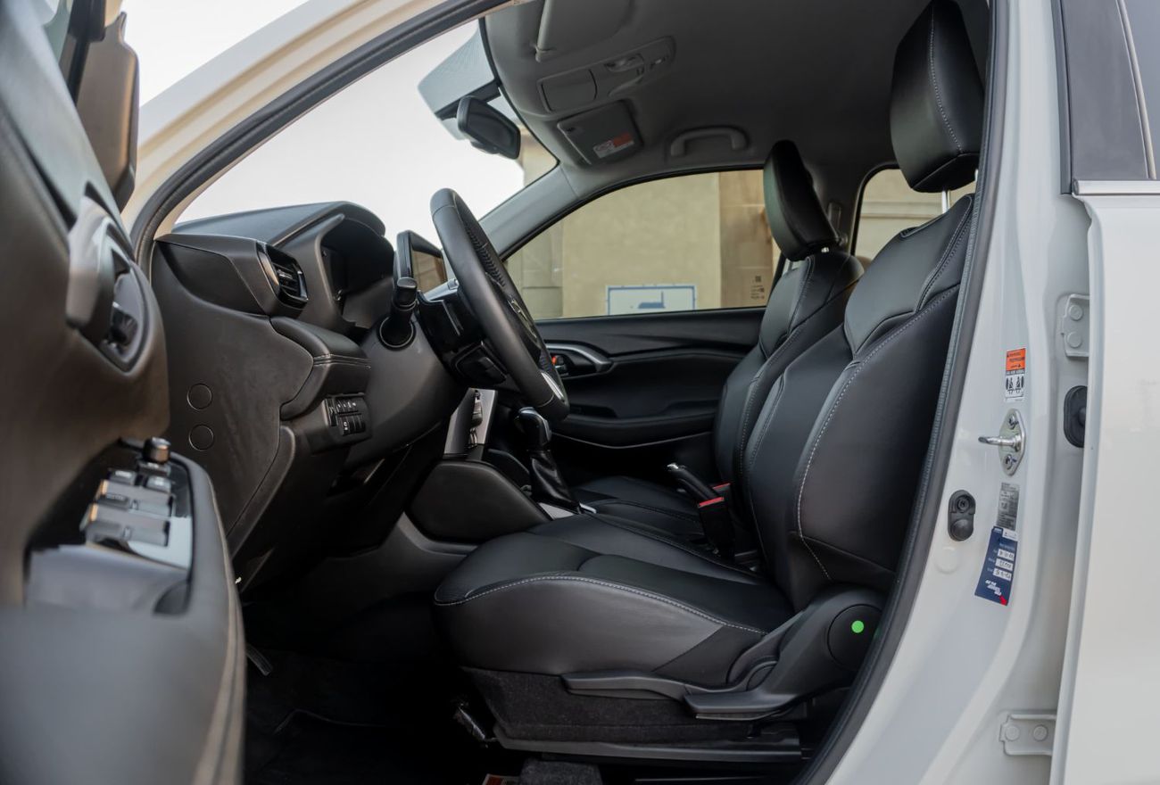 Suzuki Grand Vitara GLX - GCC - V4 HYBRID - LOW MIL