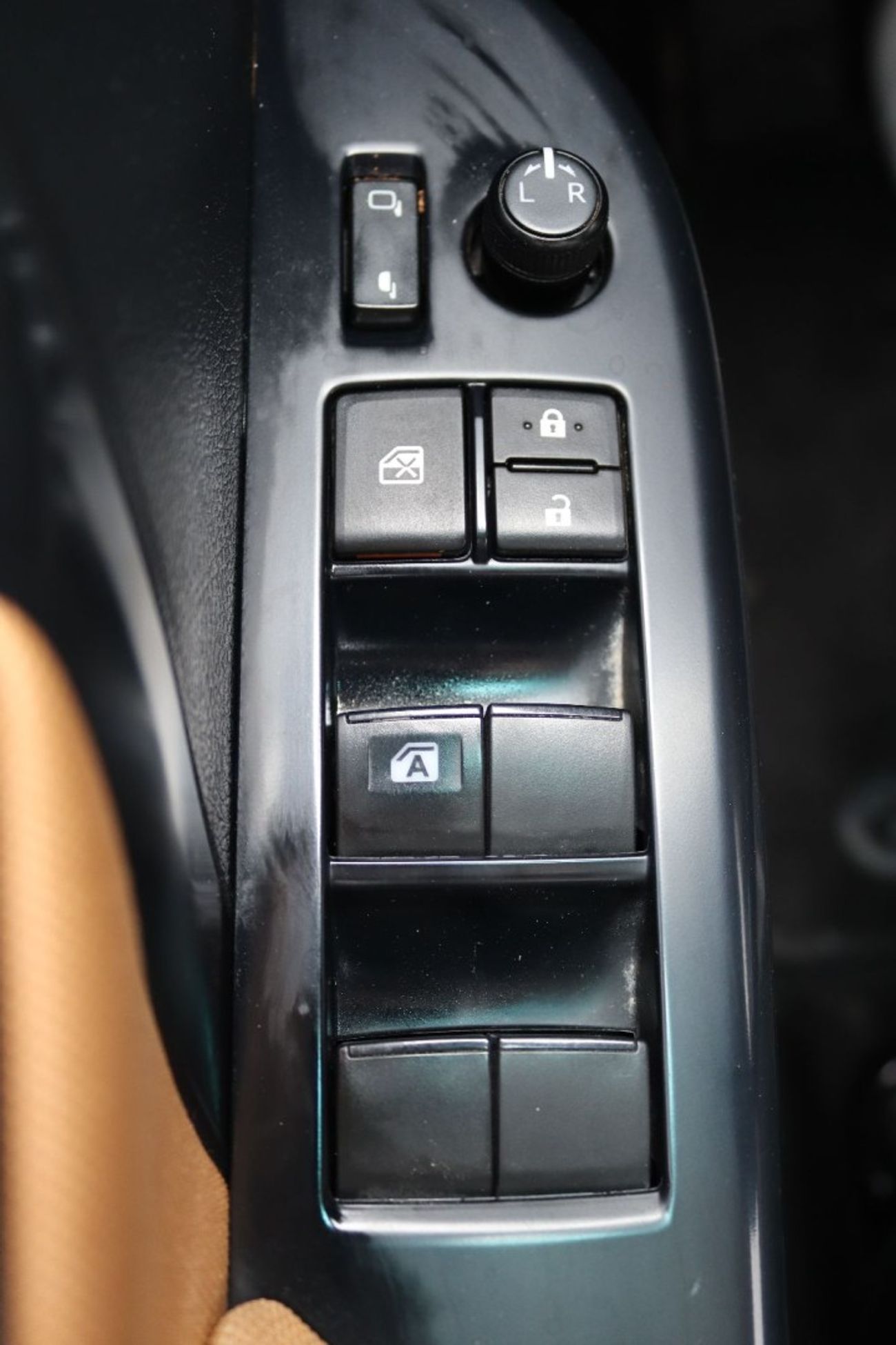 Toyota Fortuner EXR 2.7L (164 HP)