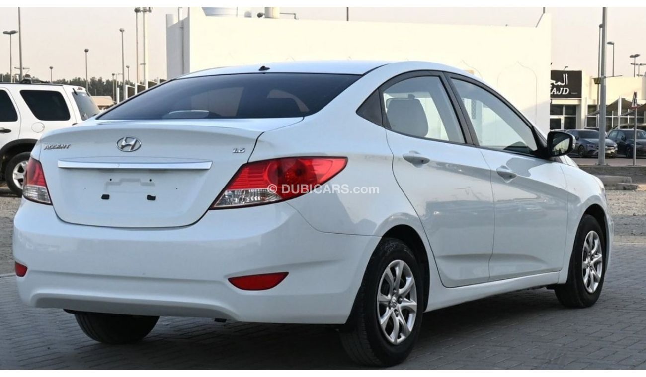 Hyundai Accent GCC EXCELLENT CONDITION WITHOUT ACCIDENT