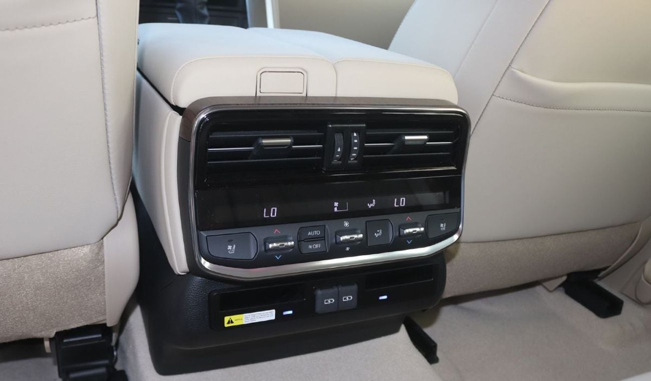 تويوتا لاند كروزر 2026 Model Toyota Land Cruiser (LC300) VX, 4.0L Petrol 4WD 6A/T