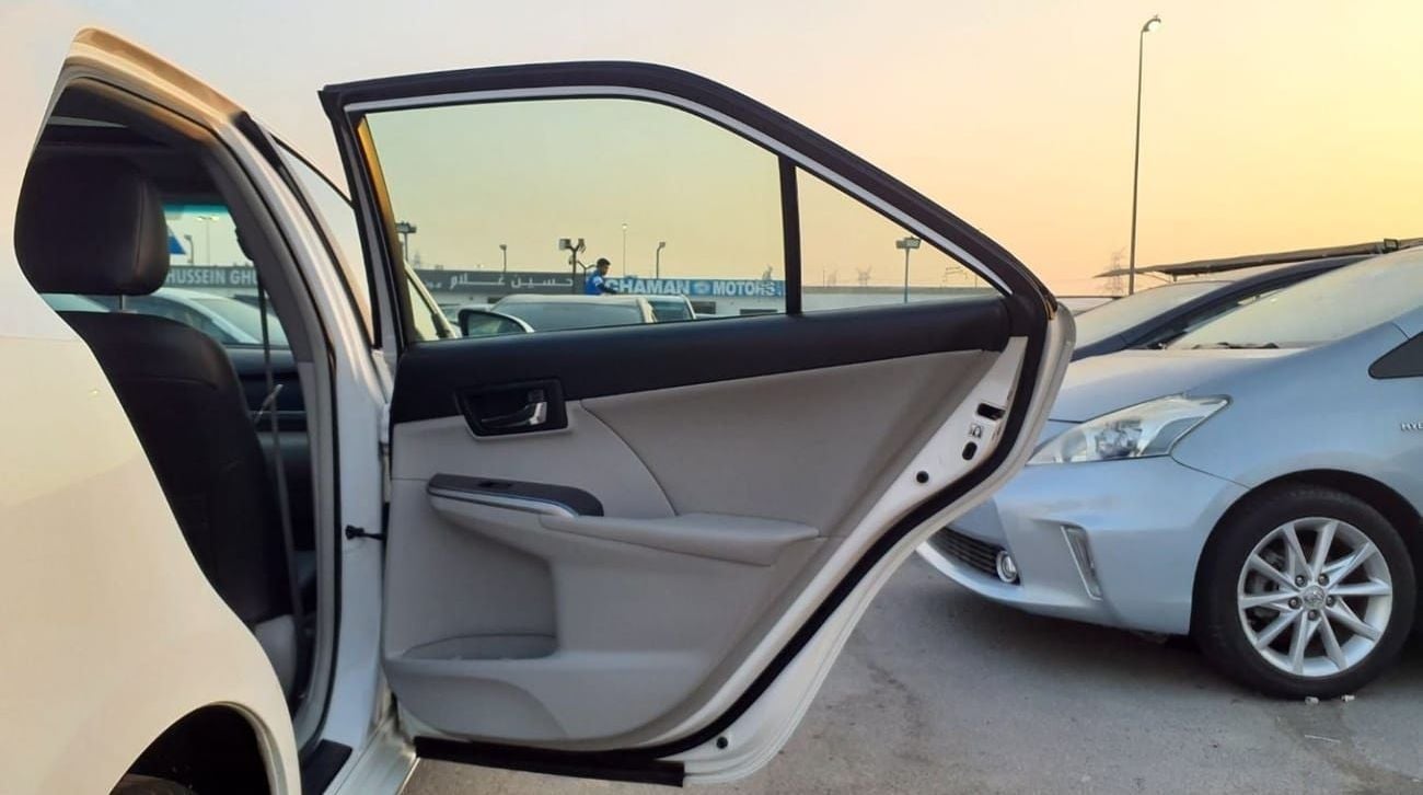 تويوتا كامري Toyota Camry XLE Hyrbrid