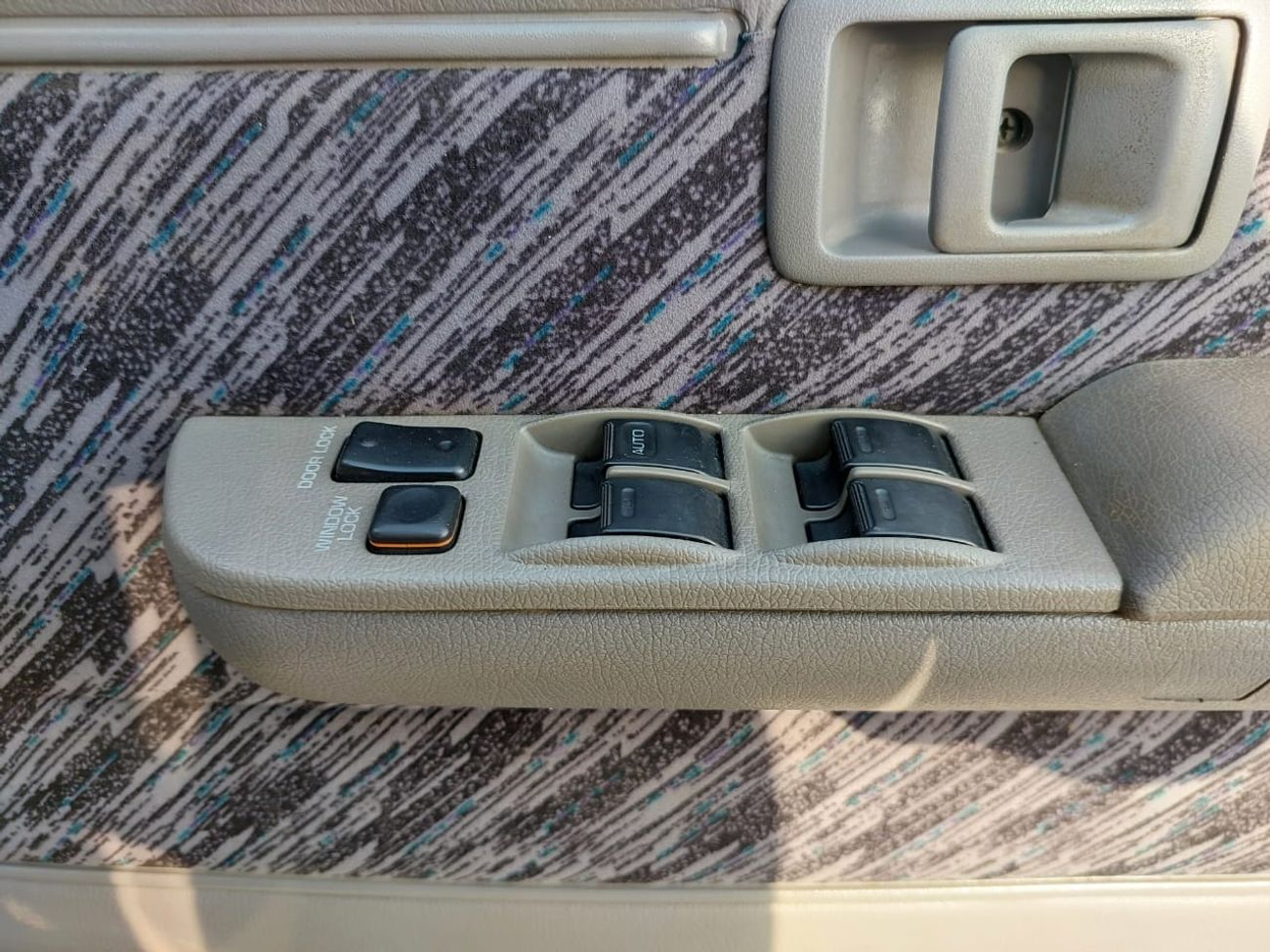 تويوتا لاند كروزر TOYOTA LAND CRUISER PRADO SUV RHD 1993 MODEL 3.0 L DIESEL AUTOMATIC(PM09894)