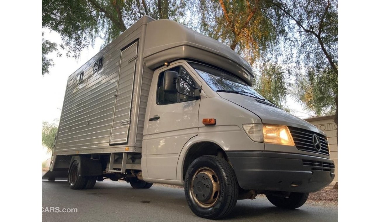 Mercedes-Benz Sprinter 2 head horse transporters