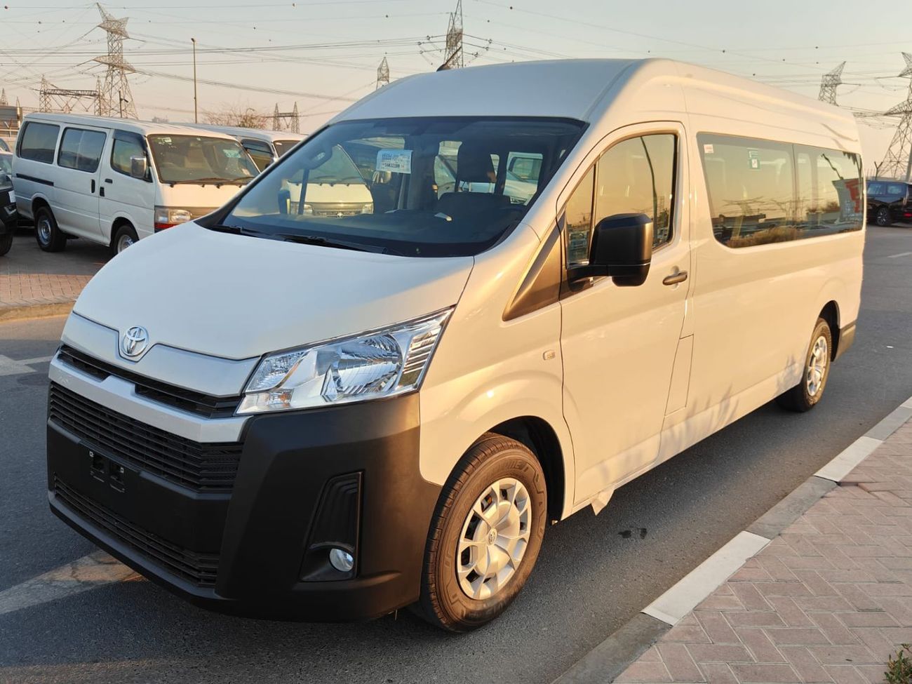 Toyota Hiace 2026 Toyota Hiace DX 13-Seater 2.8L 4-Cyl Diesel M/T RWD (3-Point Seatbelts) Export Only