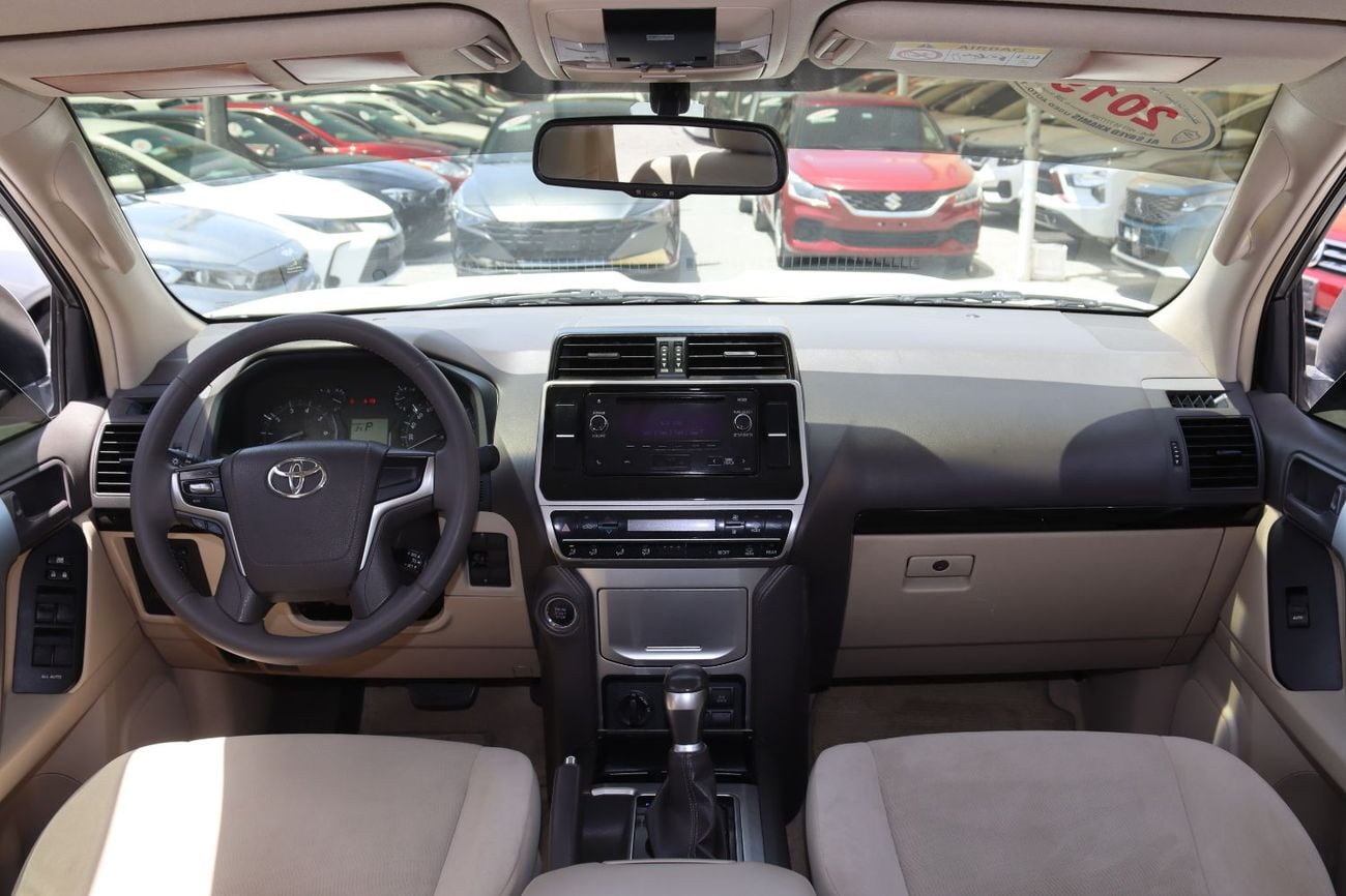 Toyota Prado EXR 4.0L 4WD Toyota Prado - 2019 - GCC - 4.0L - 6 (V )- 7 Seats - 4*4 - Excellent Condition Inside a