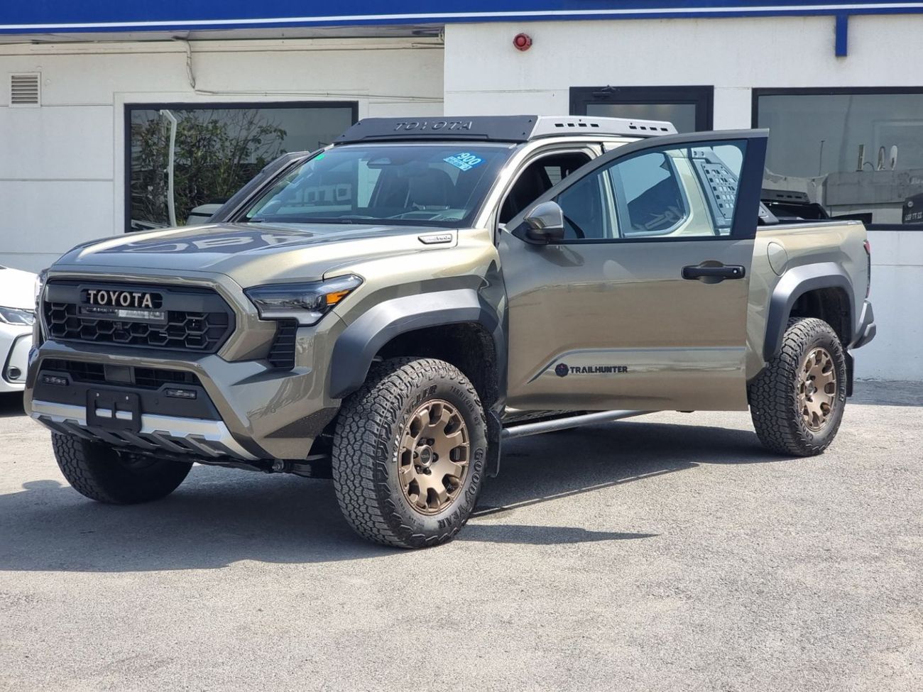 Toyota Tacoma TrailHunter Brand New * Export Price *