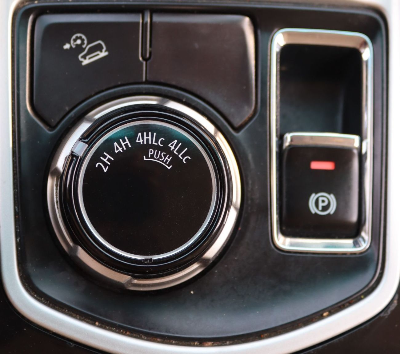 Mitsubishi Montero Sport A 2019 Mitsubishi Montero Sport Gulf model in excellent condition with no accidents, mileage of 112,