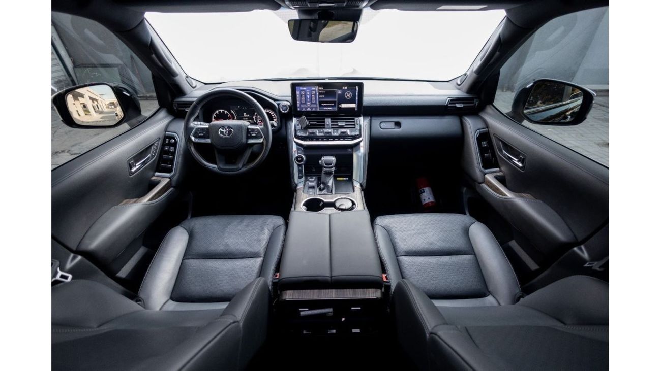 Toyota Land Cruiser Toyota Land Cruiser VXR 2024 GCC under Agency Warranty and Service Contract with Flexible Down-Payme