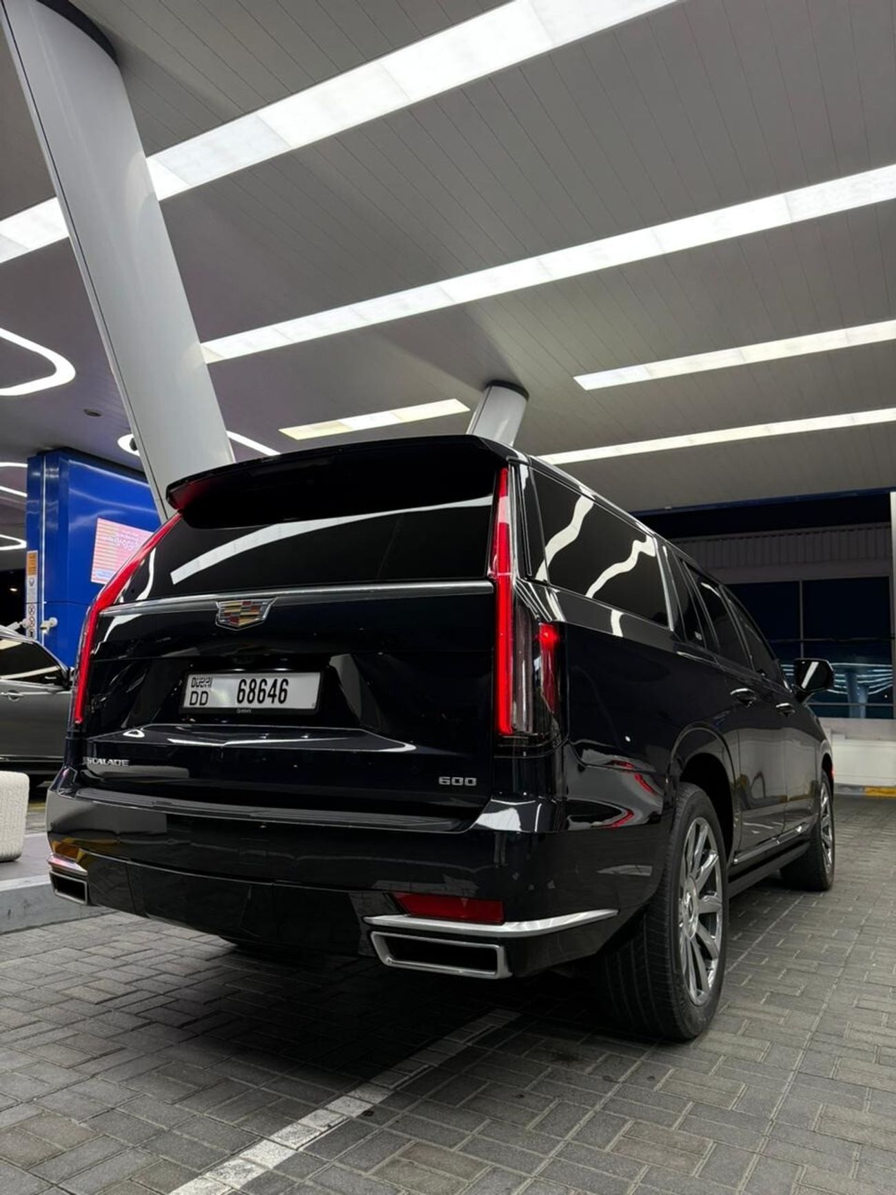 كاديلاك إسكالاد Premium Luxury Platinum 6.2L 4WD