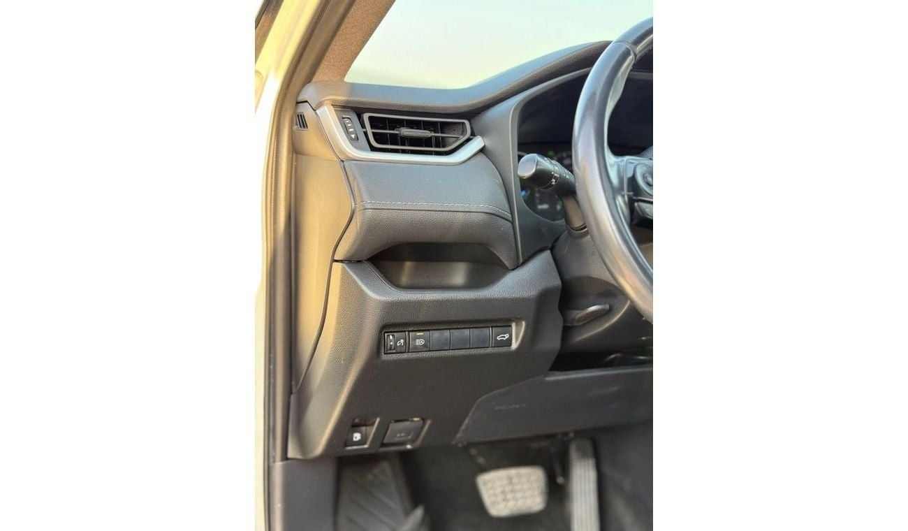 تويوتا راف ٤ TOYOTA RAV4 hybrid XSE Full Option