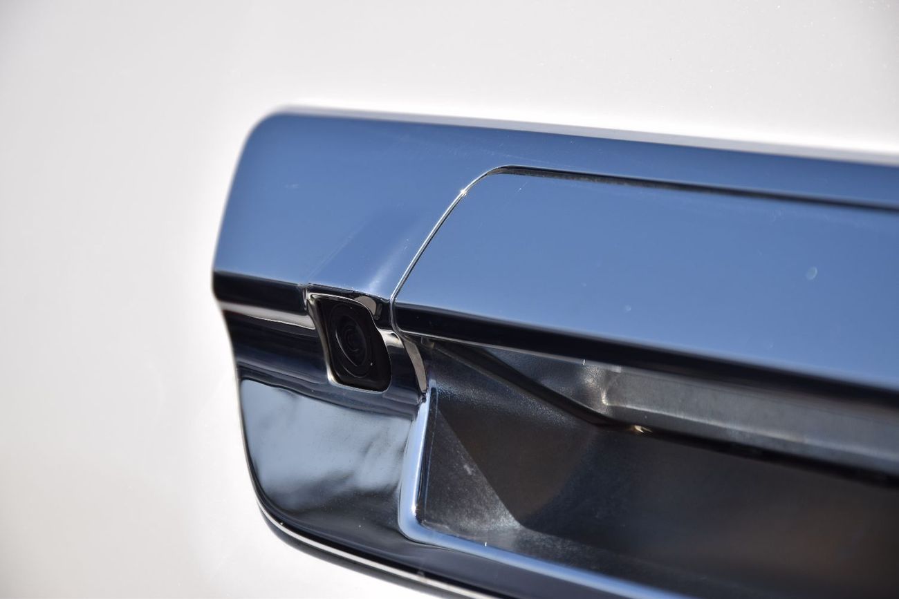 Toyota Hilux 4X4 Diesel 2.8L (Right Hand Drive)