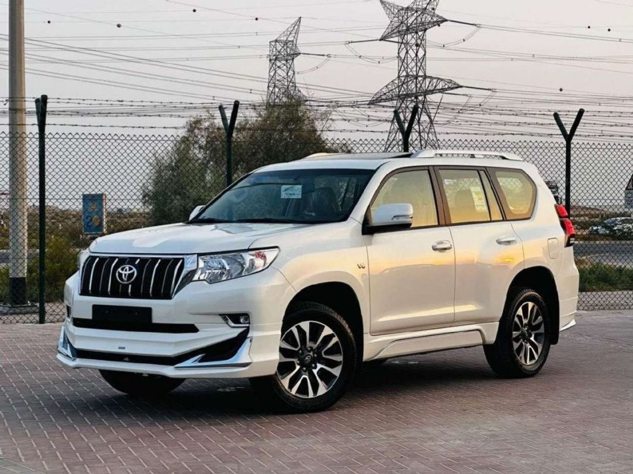 Toyota Prado VXR, 4.0L, V6, LEATHER SEATS, 17" ALLOY WHEELS, 2023 MODEL, ALL WHEEL DRIVE, AUTOMATIC