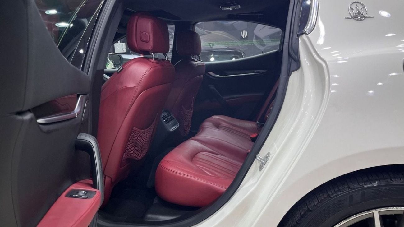 مازيراتي جيبلي STD Maserati Ghibli 2015