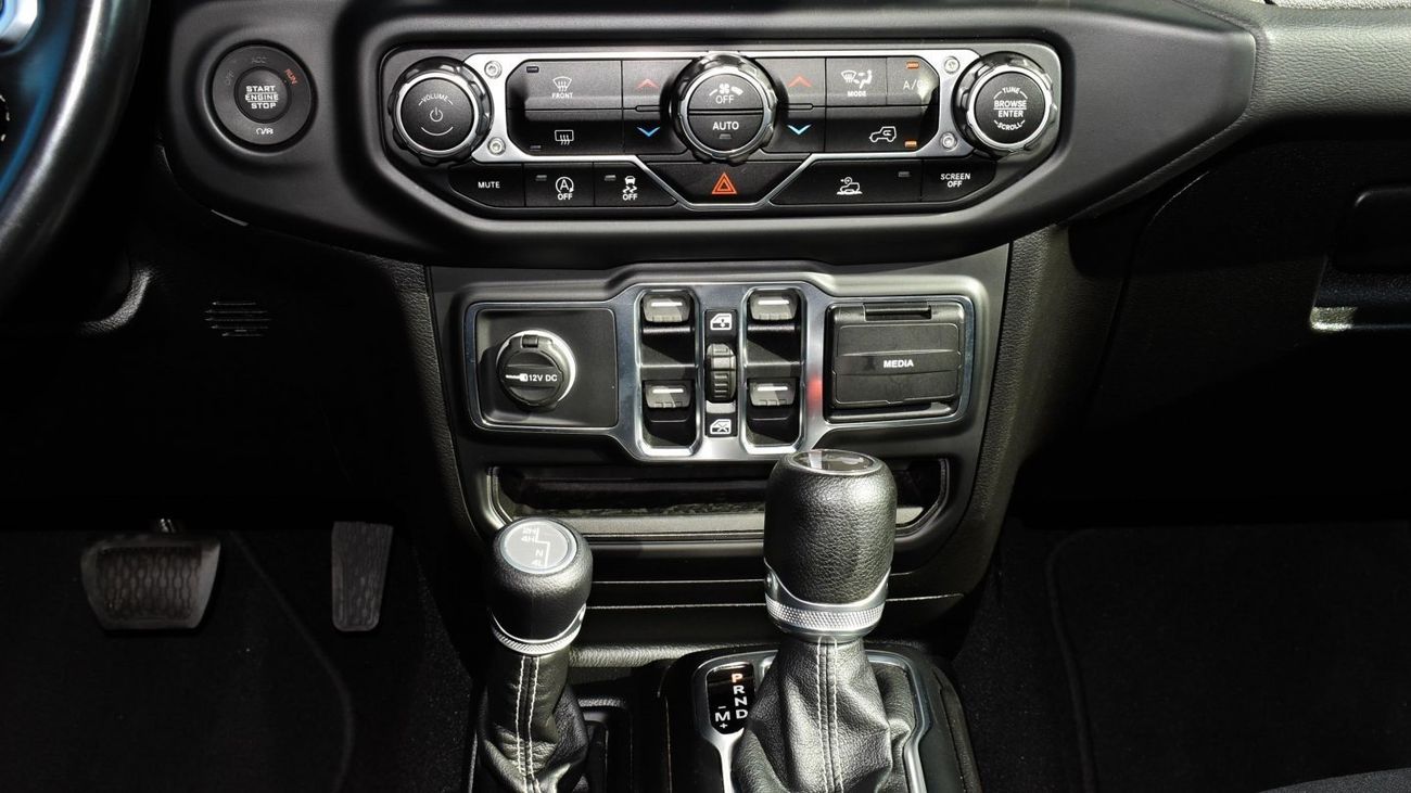 Jeep Wrangler SAHARA  Canadian Specs