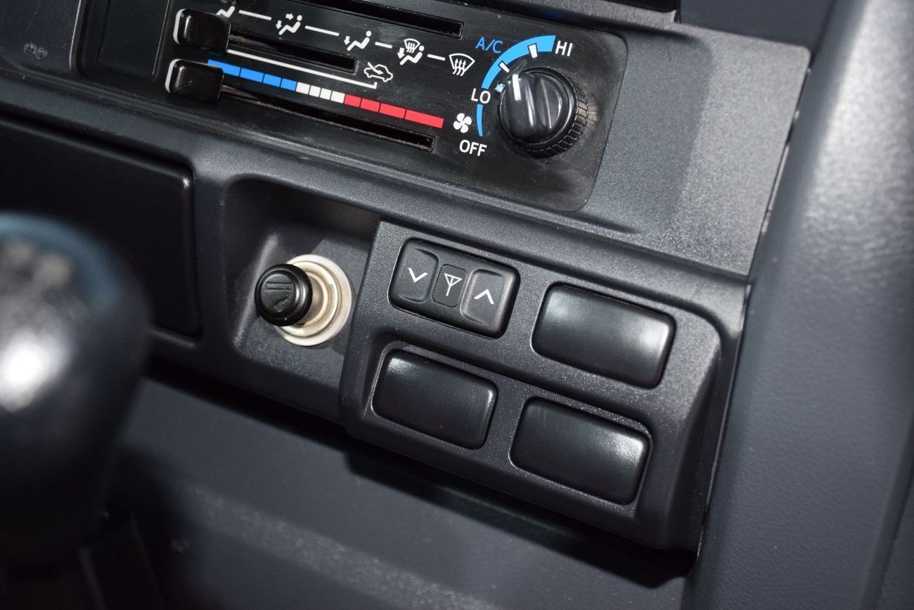 تويوتا لاند كروزر بيك آب PICKUP DLX 4.5L