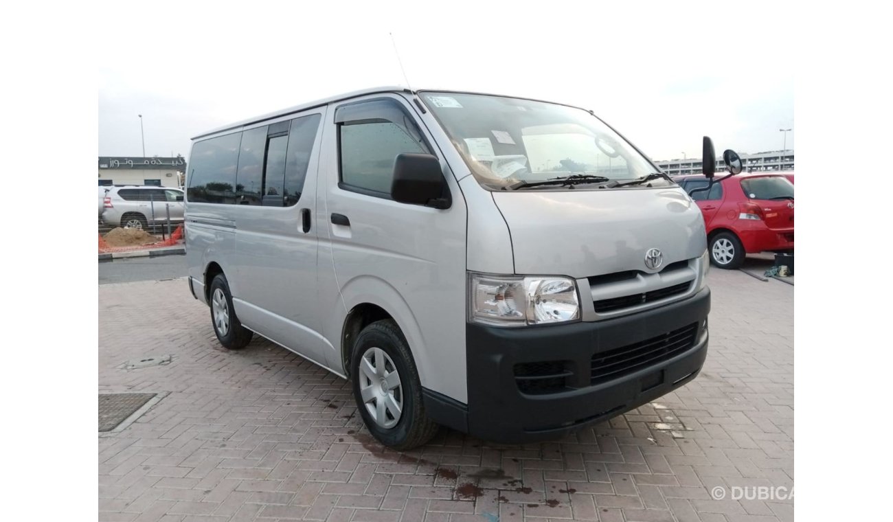 تويوتا هاياس TOYOTA HIACE RIGHT HAND DRIVE (PM1001)