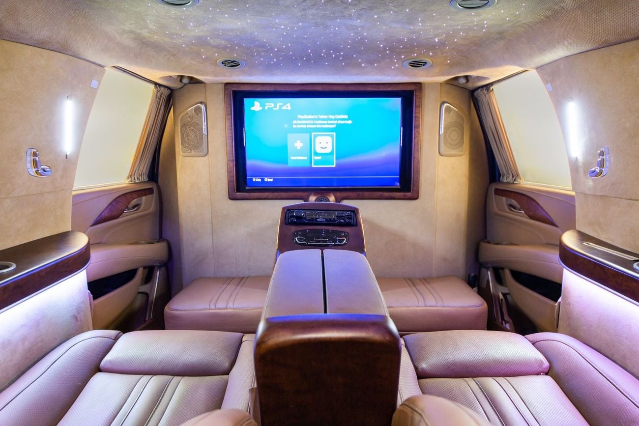 كاديلاك إسكالاد SPORT PLATINUM ERTEX LUXURY DESIGN - 35th YEAR ESCALADE EDITION