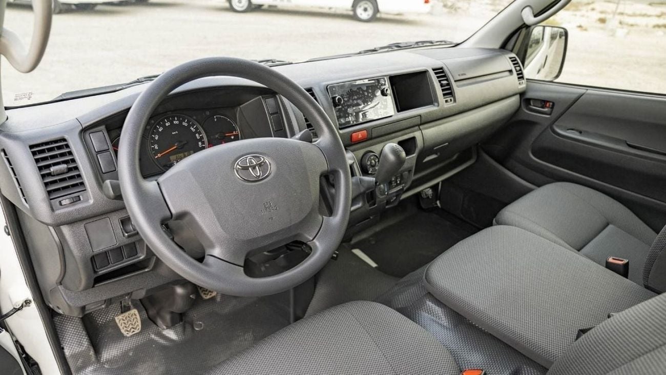 تويوتا هاياس TOYOTA HIACE HR 2.7P MT 15 SEATER MY2025 - WHITE
