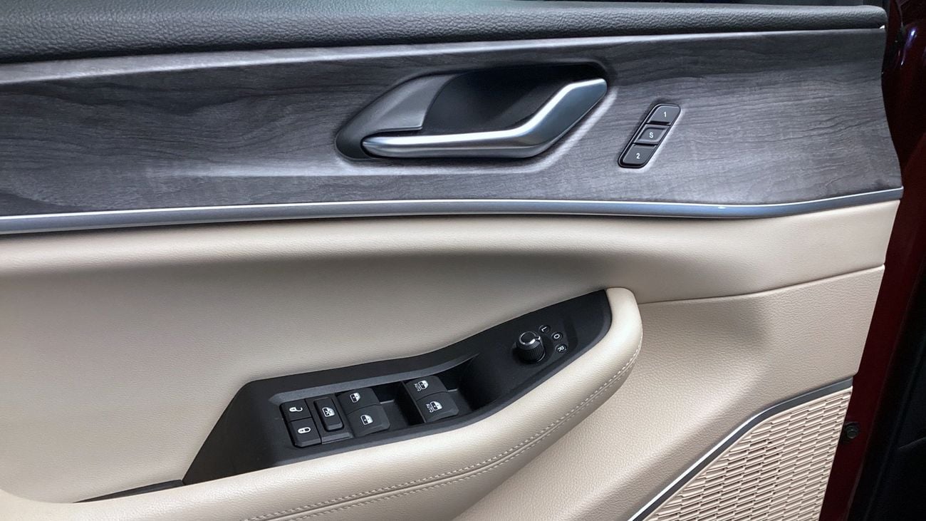 جيب شيروكي Limited Plus | شامل الضمان | 0 ﺪﻔﻋﺓ ﺃﻮﻟﻯ