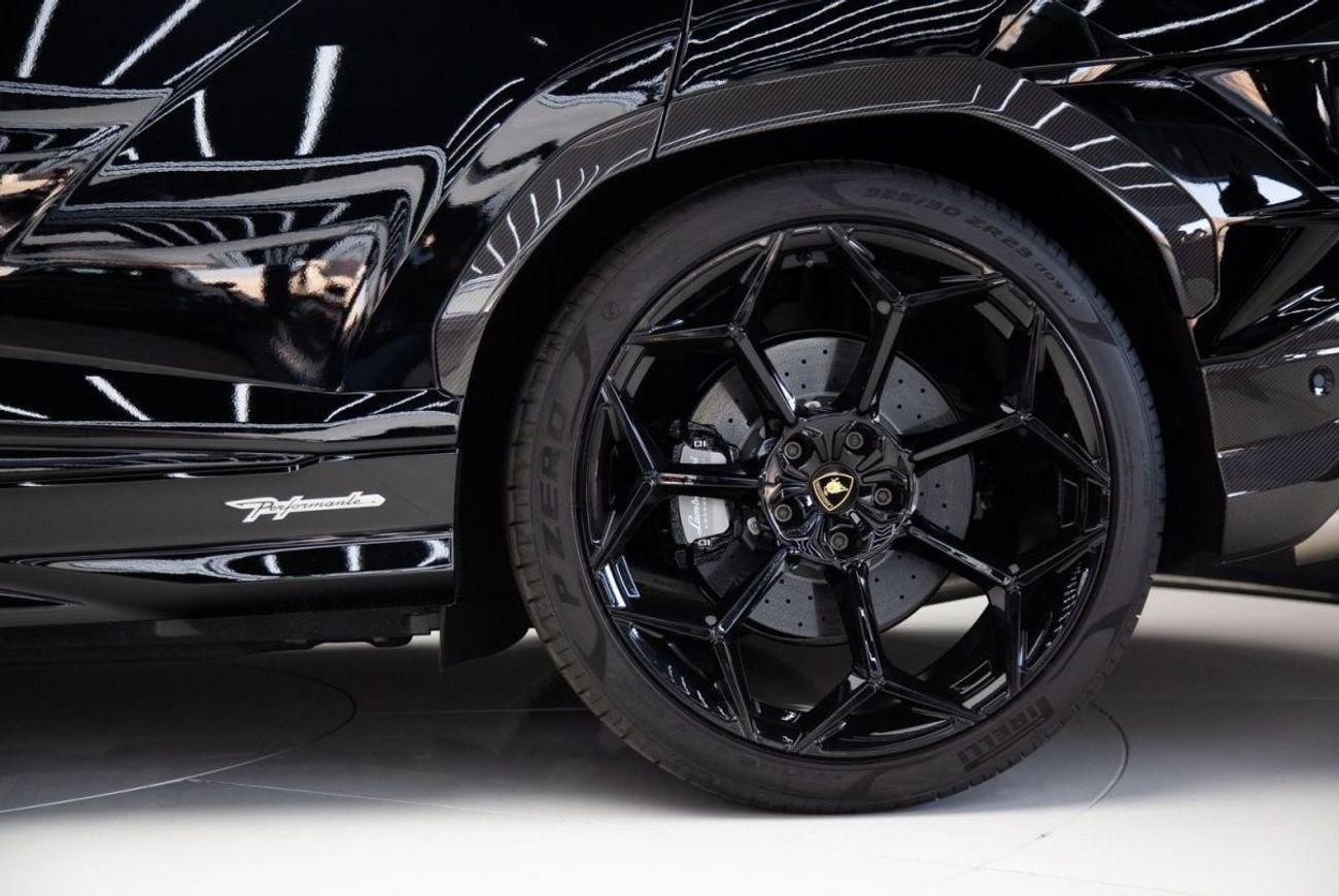 لامبورغيني اوروس PERFORMANTE