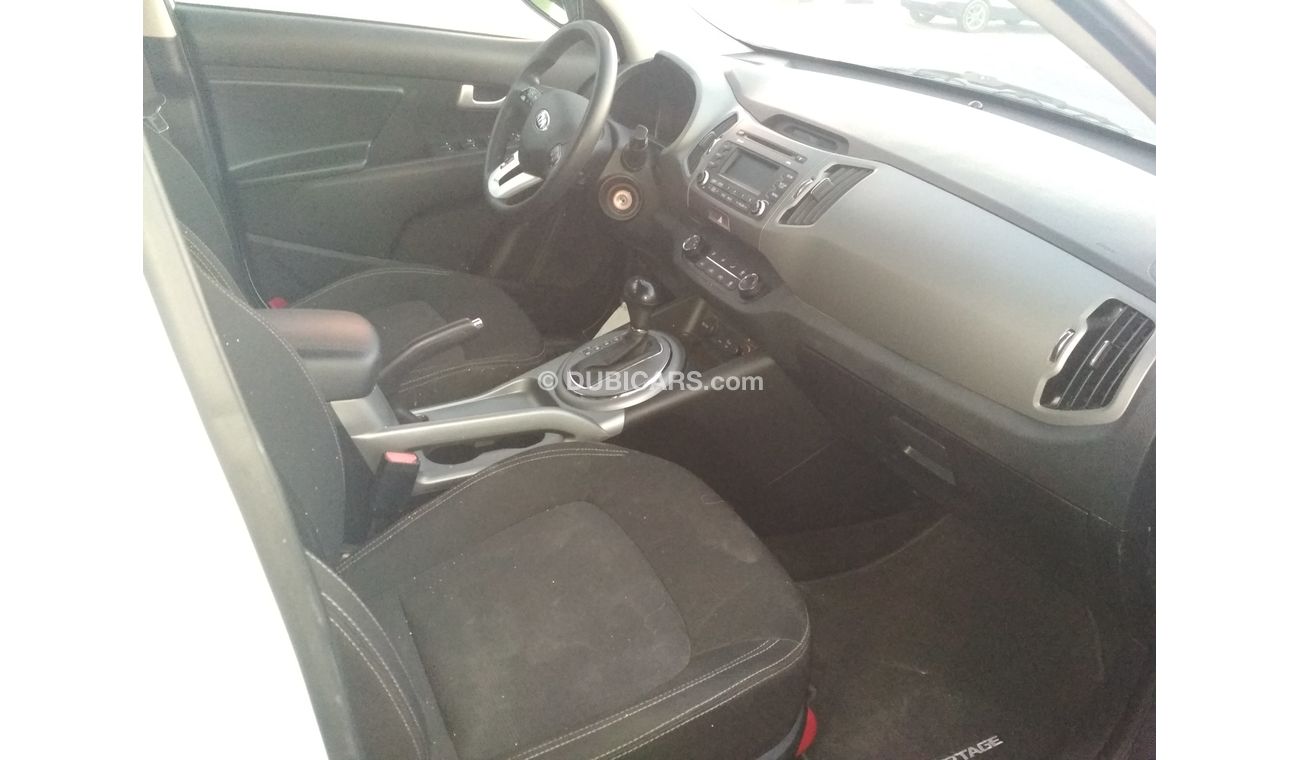 Kia Sportage 2015 WHITE GCC NO PAIN NO ACCIDENT PERFECT