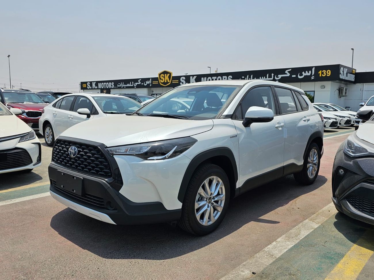 Toyota Corolla Cross 2.0L V4 HYBRID, PUSH START, MID OPTION WITH SUNROOF / SPECIAL OFFER