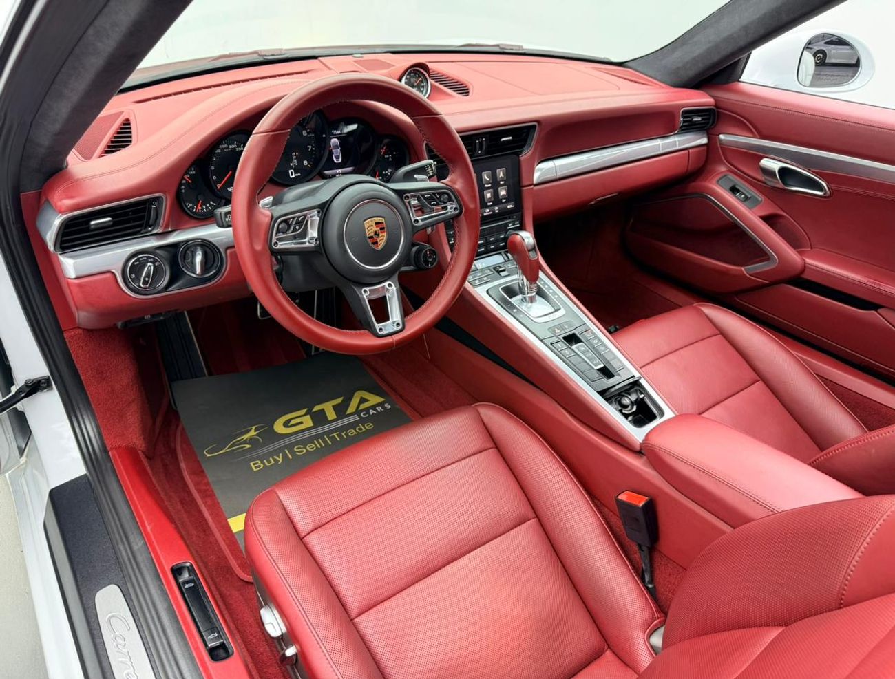 بورش 911 CARRERA بورش 911 كاريرا 2019، ضمان، سجل صيانة كامل لدى بورش، باقة سبورت كرونو، خليجية