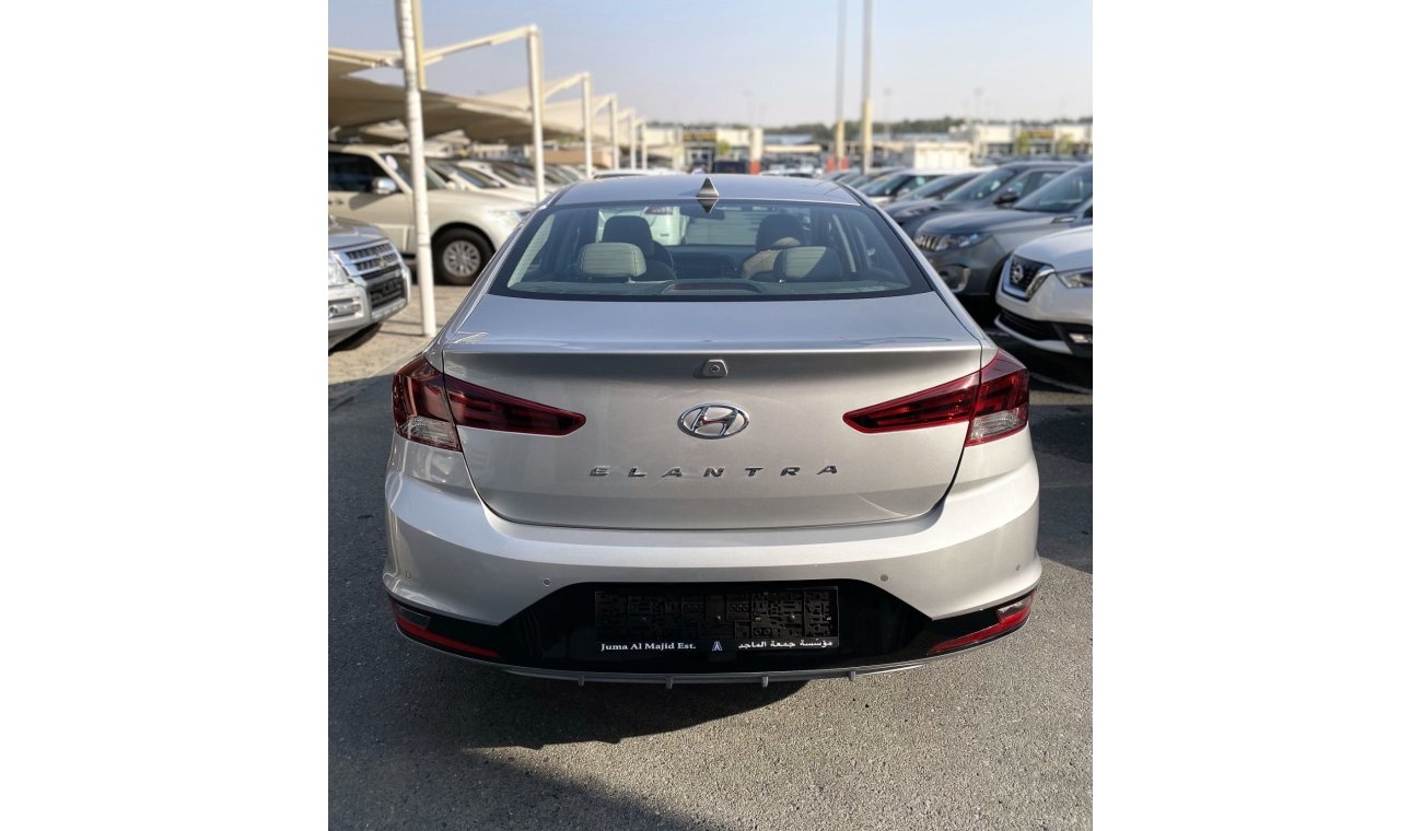 Hyundai Elantra GL High ACCIDENTS FREE - FULL OPTION - GCC - ENGINE 1600 CC - PERFECT CONDITION INSIDE OUT