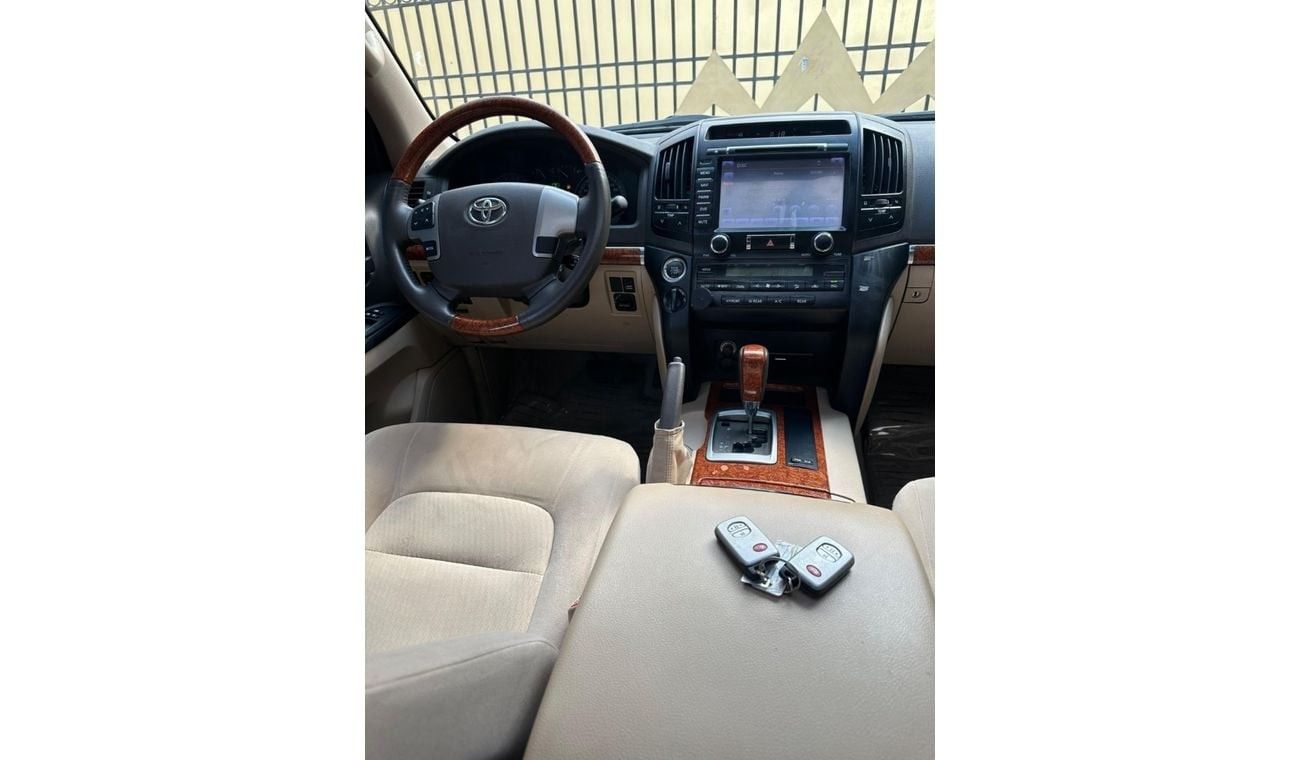 تويوتا لاند كروزر GXR 4.6L