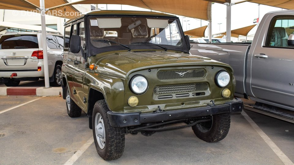 UAZ Hunter for sale: AED 23,000. Green, 2017