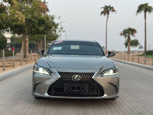 لكزس ES300h PREMIER