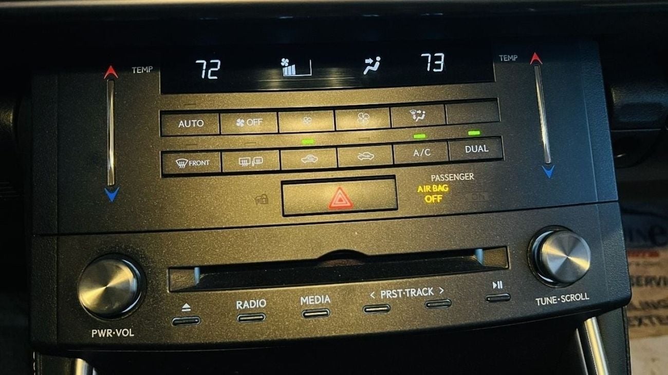 Lexus IS250 Prestige LEXUS IS 250  LADY DRIVEN  FULL SERVICE HISTORY FROM AGENCY  FIRST OWNER IN UAE