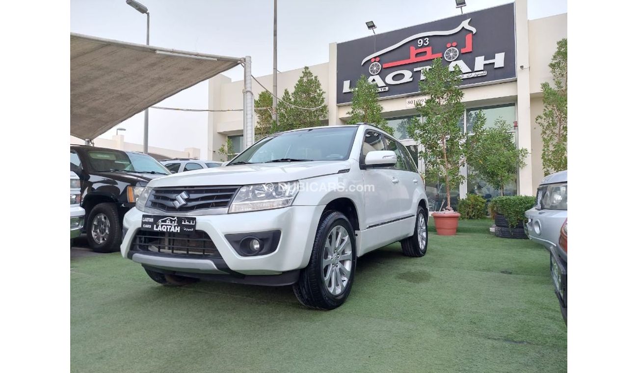 Suzuki Grand Vitara Gulf model 2016 No. 1 cruise control, wheels, sensors, screen, in excellent condition, you do not ne
