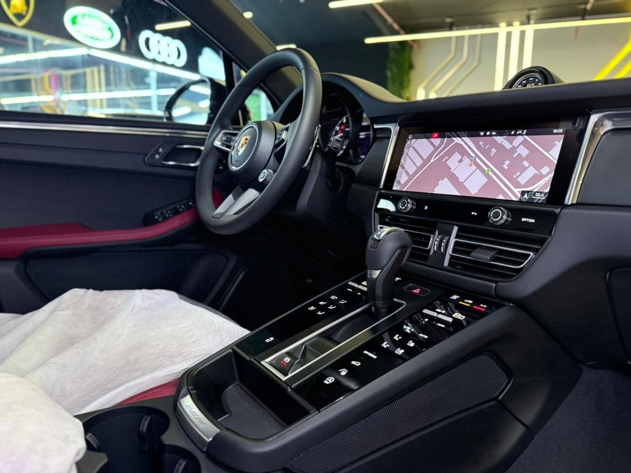 Porsche Macan 2026 Porsche Macan| GCC | Dealer Warranty | 21-inch RS Spyder Rims