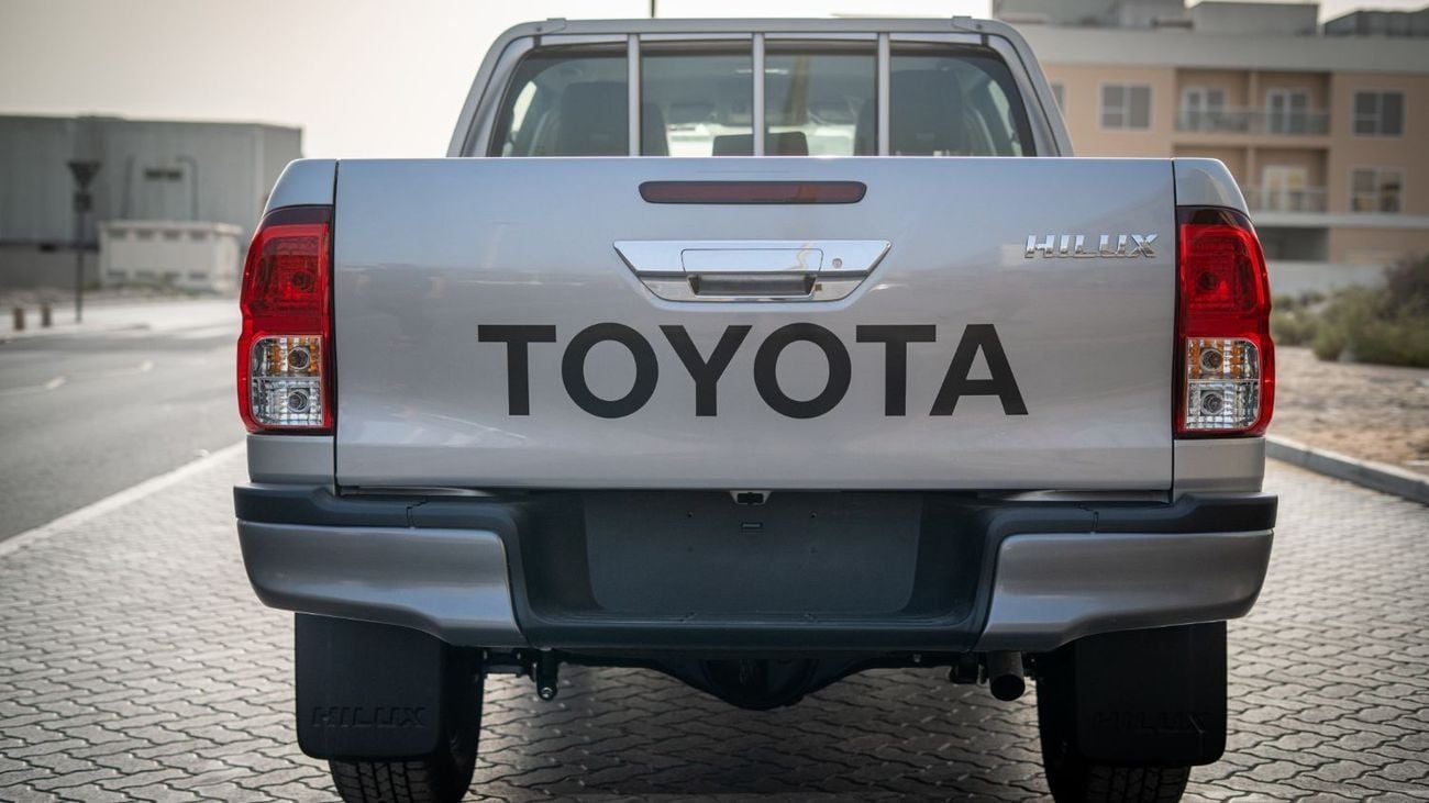 Toyota Hilux SGLX S GLX 2.4L 4WD A/T S GLX 2.4L AWD A/T 2.4L DSL DC 4X4 Active Comfort A/T 2025YM