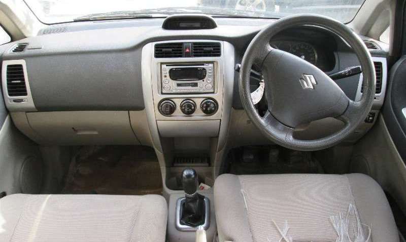Suzuki Liana interior - Cockpit