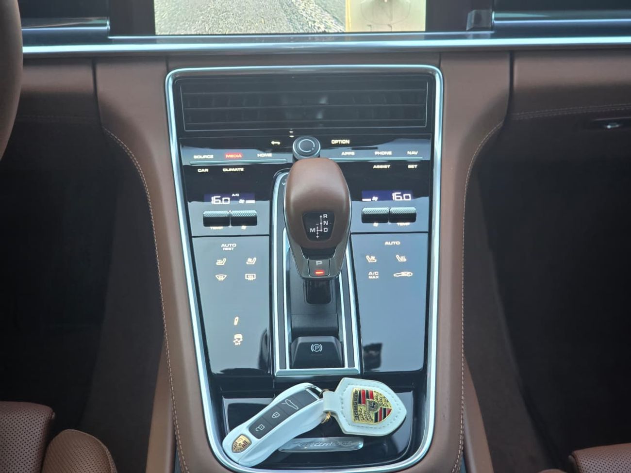 Porsche Panamera 4 PORSCHE PANAMERA 2022 KOREAN // PLATINUM EDITION // ORGINAL PAINT // LOW MILGE // PERFECT CONDITIO