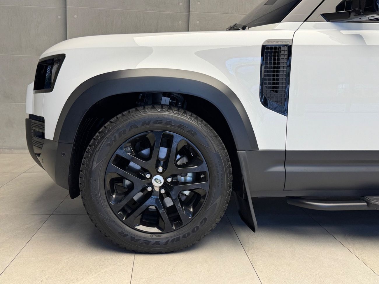 لاند روفر ديفندر P300 90 SE 2.0L (5 Seater)