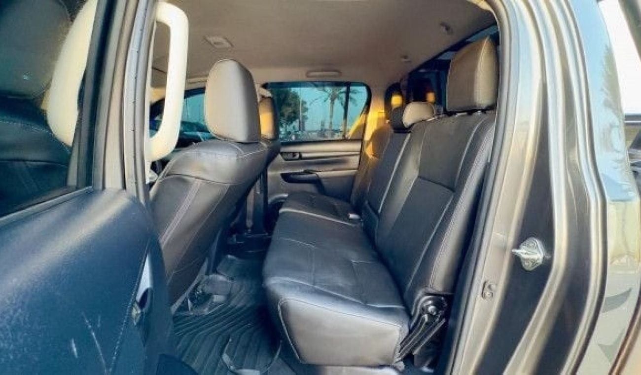 Toyota Hilux MODIFIED TO OFF ROAD | ROOF RACK WITH CAMPING TENT | RHD | 2019 | 2.8L DIESEL ENGINE (MT) |