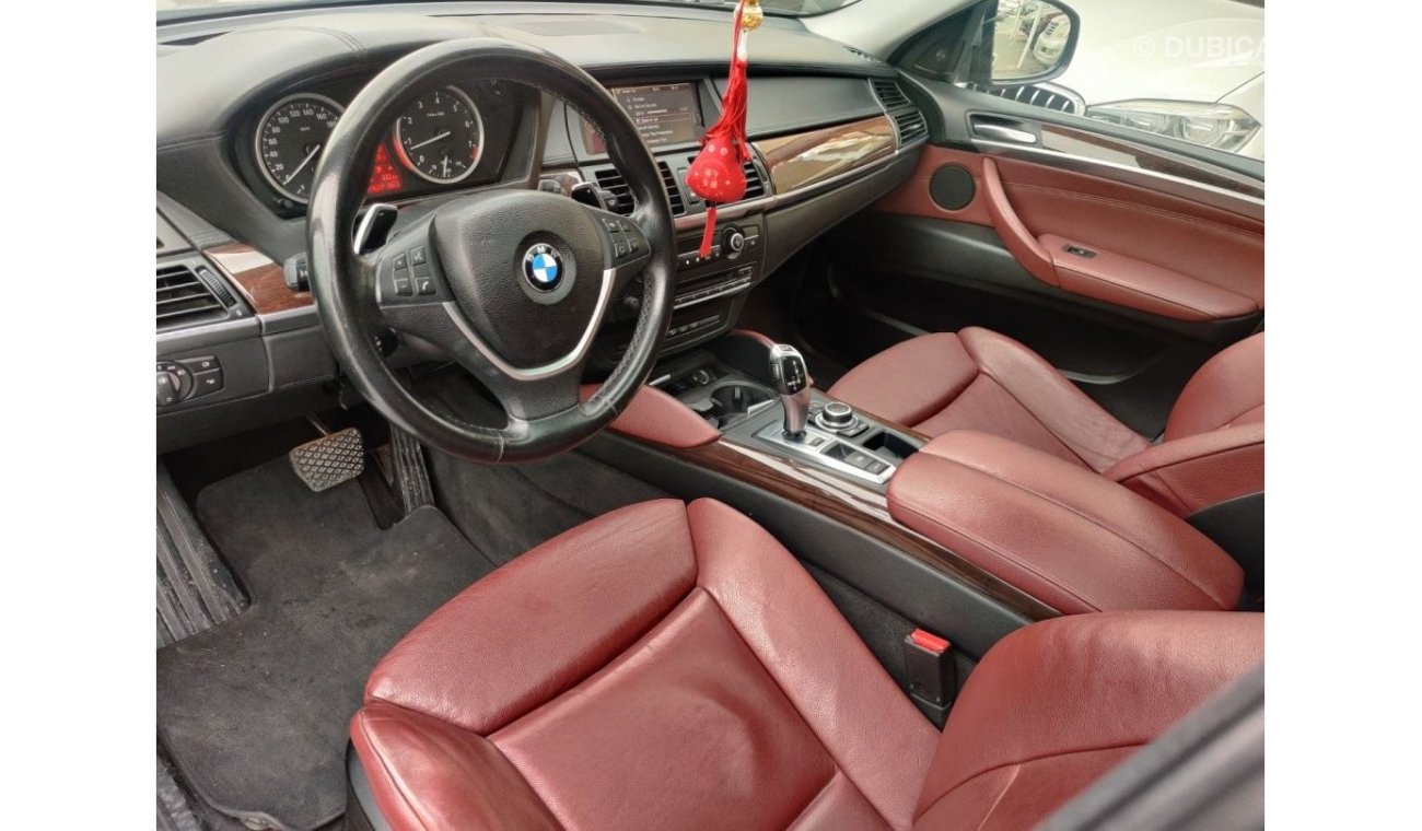 BMW X6 5.0 V8 GCC specs full options