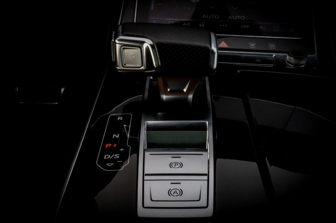 Audi RS Q8 Audi RSQ8 TFSI Quattro 2021 GCC under Warranty with Flexible Down-Payment/ Flood Free.