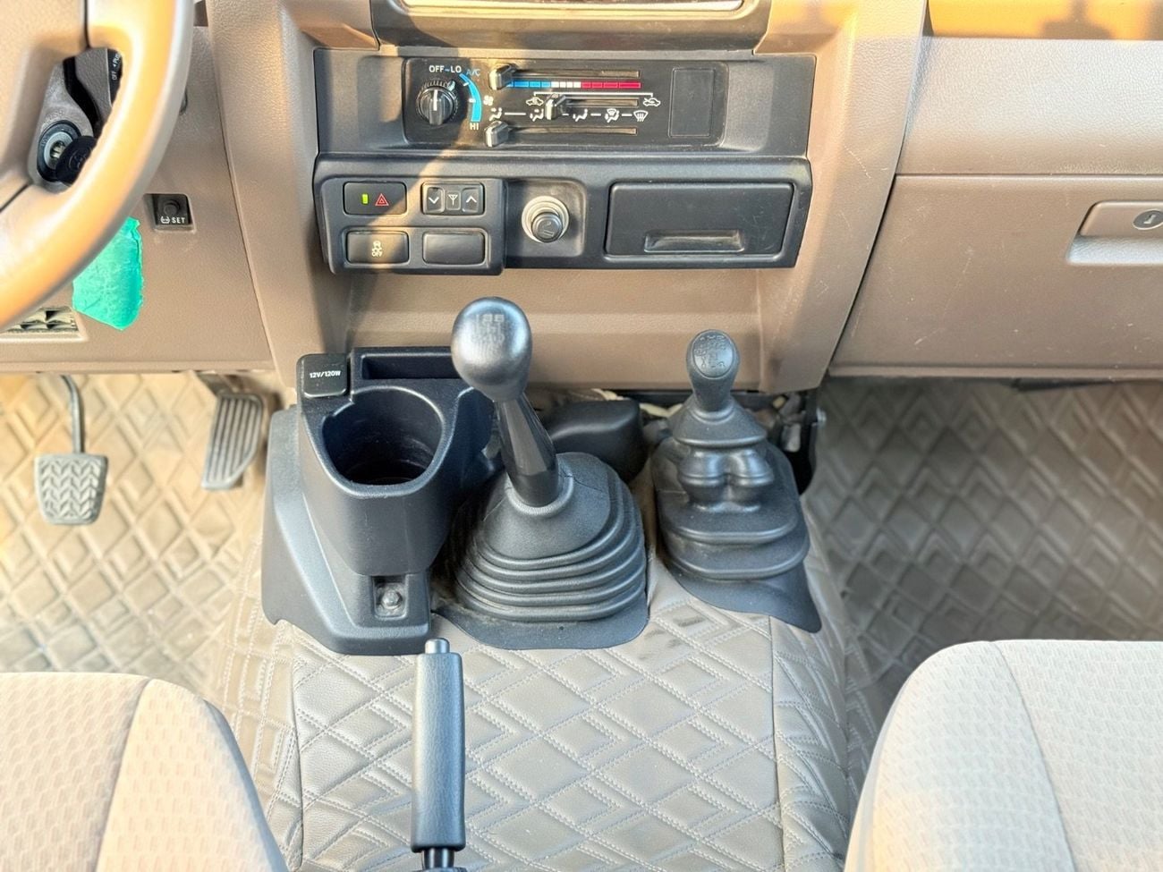 تويوتا لاند كروزر بيك آب Toyota landcuriser pickup Double Cabin 4.5L Years Diesel 8 cylinder Left hand drive