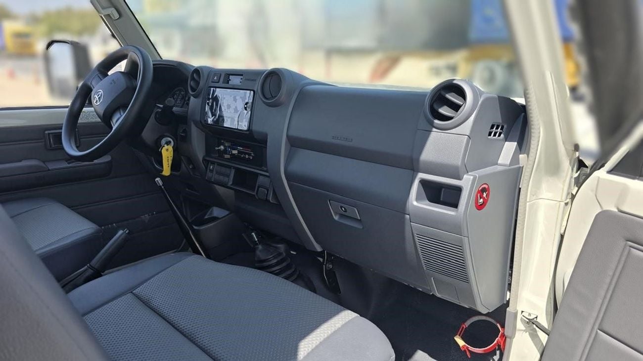 Toyota Land Cruiser Pick Up LC79 SC 4.2 MT 2025 P/W & diff lock