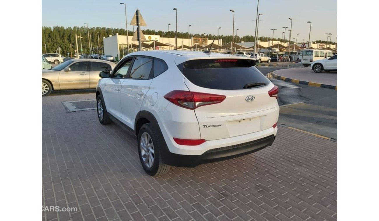 Hyundai Tucson SE - NEW SHAPE