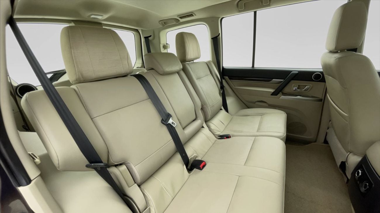 ميتسوبيشي باجيرو 3.5L 2017 | 0 DP | 937/Month | 30 Day Return | Service History