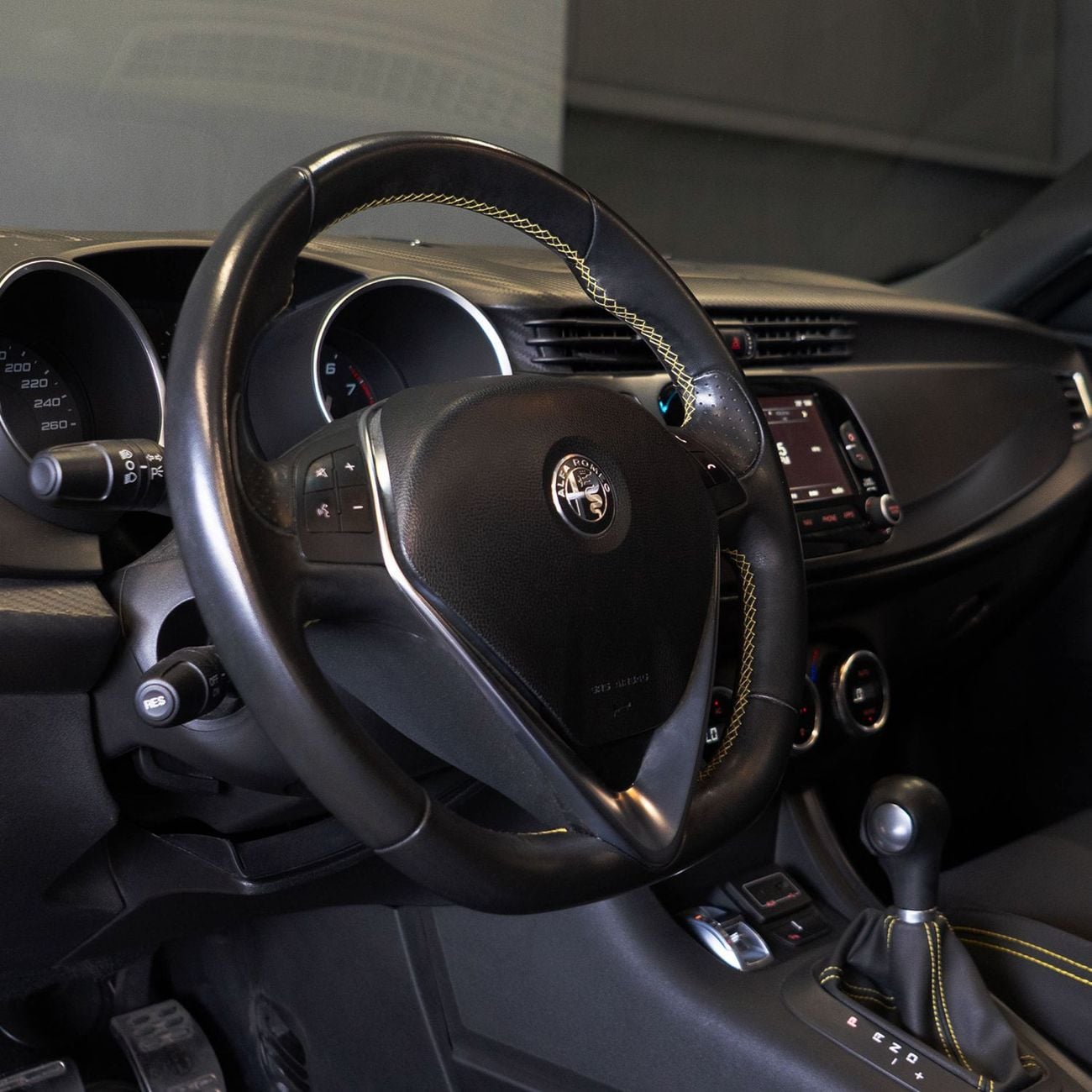 Alfa Romeo Giulietta AED 669 pm • 0% Downpayment • Alfa Romeo Giulietta Veloce  • 1 Year Warranty