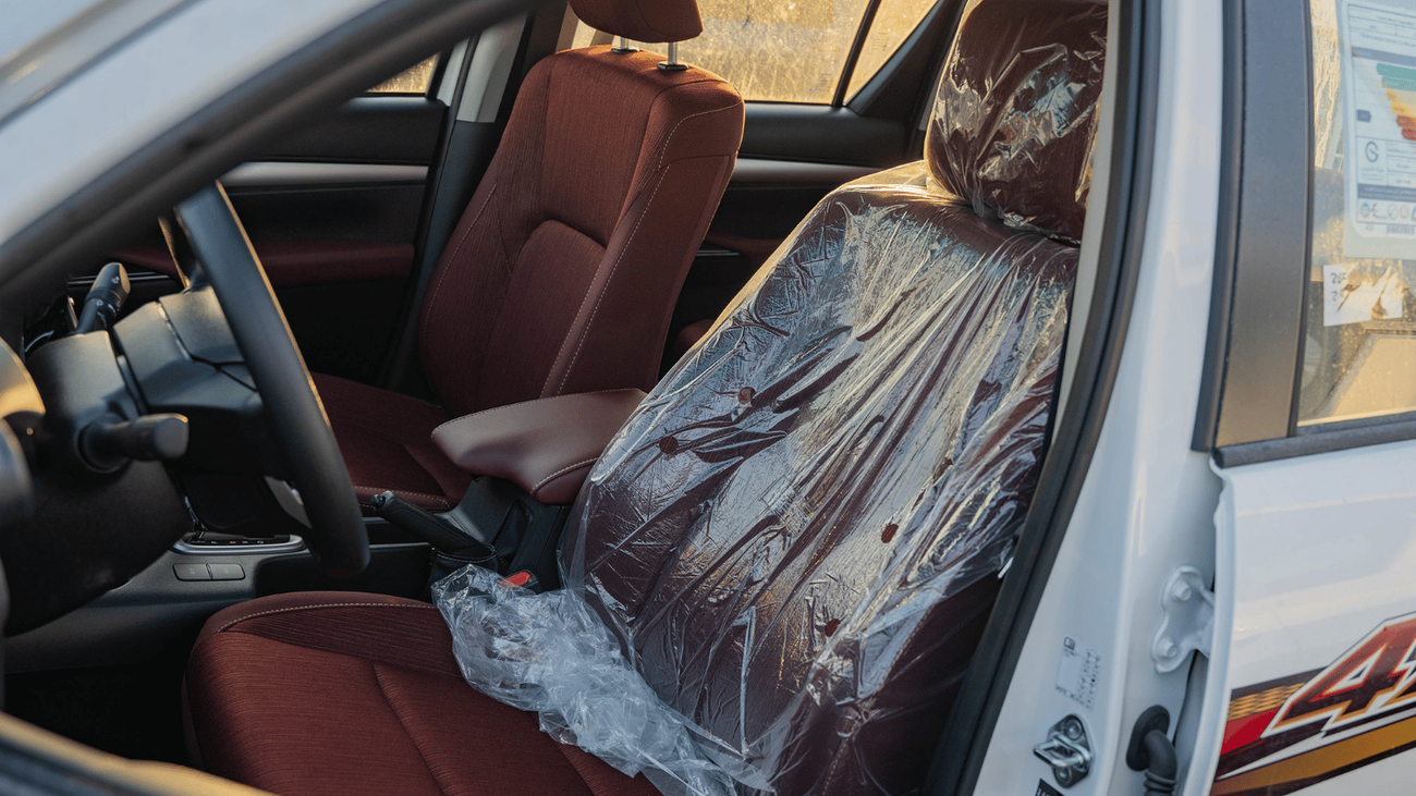 Toyota Hilux ECTCGA004 – 2025 Toyota Hilux Double Cab Pick Up - GLXS – 2.7L Petrol Auto 4wd - White with Red Inte