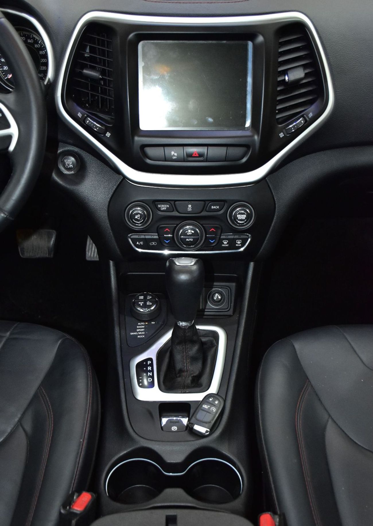 Jeep Cherokee EXCELLENT DEAL for our Jeep Cherokee TrailHawk ( 2014 Model ) in Grey Color GCC Specs